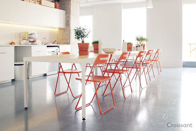 03 Kitchen and Large Table