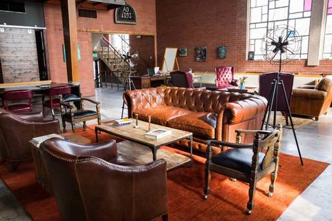 01 Lounge area