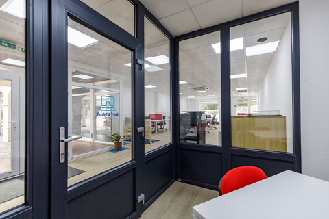 Ericeira Surf & Work Meeting Room